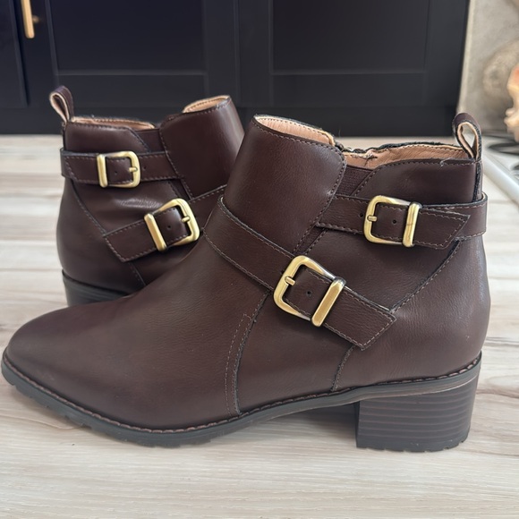 BLONDO Shantel Waterproof Ankle Boot In Java - Picture 2 of 8